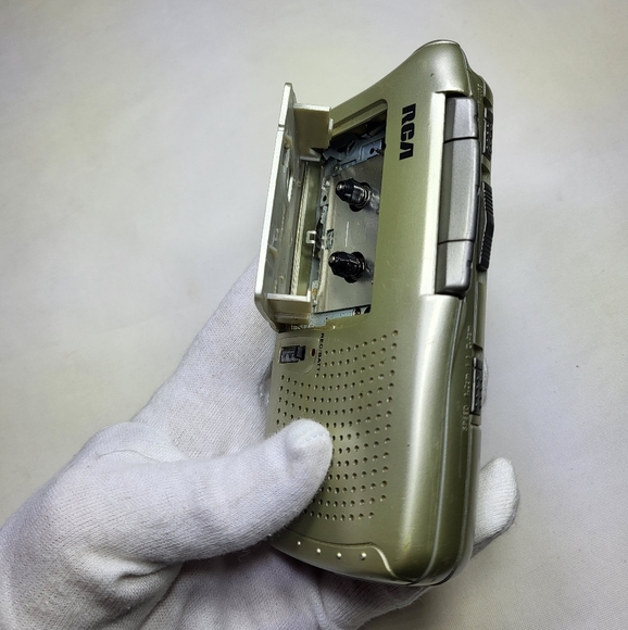 RCA RP3538R Handheld AVR Micro Cassette Recorder Player - Picture 14 of 15